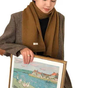 Gemütlicher 100% Wolle Winterschal für Damen, eleganter einfarbiger warmer Strickschal.