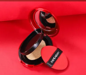 Fondotinta cushion ovale compatto con specchio e soffice piumino per finitura naturale dettaglio