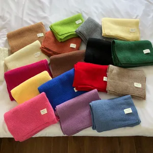 Winterwarme, dicke Strickschals in vielen Farben, kuscheliger Wollschal für kalte Tage.