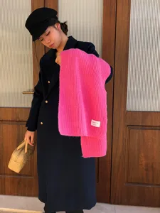 Winter warmer rosa Strickschal für Damen, dicker kuscheliger Wollschal für kalte Tage.