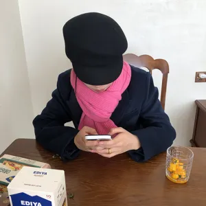 Winter dicker warmer Strickschal für Damen, kuscheliger rosa Wollschal für kalte Tage.