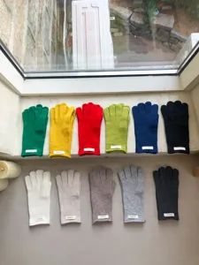 100% pure wool knitted winter gloves for women, solid color touchscreen warm gloves.