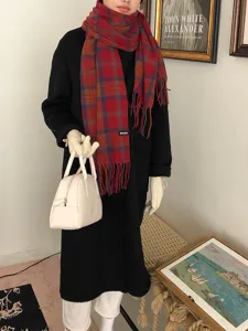 Gemütlicher roter Karoschal mit Fransen für Damen, warmer und schicker koreanischer Stil.