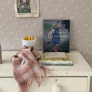 Gemütlicher Retro-Karo-Wollschal in Rosa-Braun mit Fransen, stilvolles Winter-Accessoire.