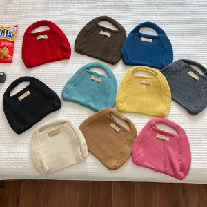 Gemütliche Stricktasche in vielen Farben, stilvolle minimalistische Damentasche Alltag.