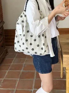Koreanischer Stil Blumendamentasche, schwarz-weiße Rosenmuster Segeltuch Kordelzug Handtasche.