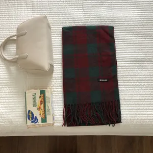 Grün rot karierter Winterschal mit Fransen vintage warmer stilvoller Damen Halswärmer