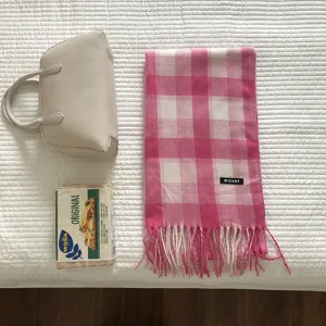 Gemütlicher rosa-weißer Karo-Winterschal, weicher karierter warmer Schal für Damen Alltag.