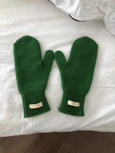 Manoplas de punto de lana cálida de color liso para invierno, guantes gruesos y cómodos para el frío.