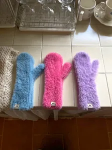 Winter warme Plüsch Flausche Fäustlinge süße einfarbige dicke Handschuhe für Damen Detail