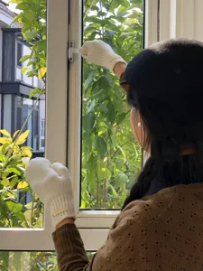 Mitones de lana blanca cálidos de invierno para mujer, guantes de punto lisos anti-frío.