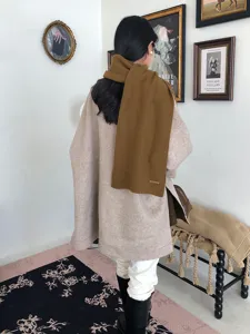 Gemütlicher brauner Rippstrick-Schal für Damen und Herren, hochwertige Wolle, warmer Winter.