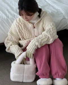 Cozy winter fluffy teddy plush handbag for women, soft furry top handle tote bag chic daily style.