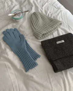 Gezellige winter gebreide muts, warme handschoenen en 100% wol sjaal set voor dames.