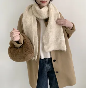 Koreanischer einfarbiger Mohair-Strickschal für Damen, warmer und kuscheliger Winterschal.