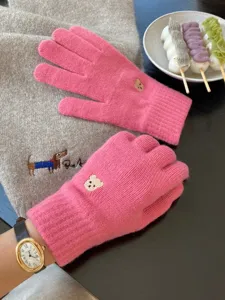 Guanti touchscreen in maglia con ricamo orsetto inverno caldi morbidi guanti di lana