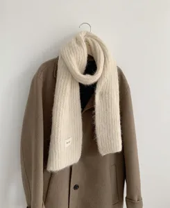 Gemütlicher einfarbiger Mohair Winterschal, weicher gestrickter warmer Schal für Damen.