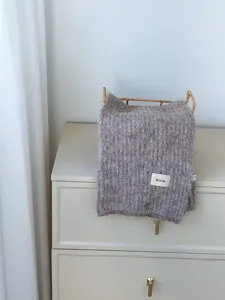 Gemütlicher strukturierter Mohair Strickschal Detailansicht, warmes Winter Accessoire