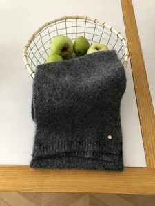 Winter einfarbiger warmer Kaschmir Wolle Schal fuer Damen und Herren, gemuetlicher Halswaermer.