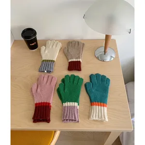 Women Casual Polyester Knitted Full Finger Gloves Color Block Ribbed Cuff Touchscreen Compatible Warm Gloves For Winter Commuting