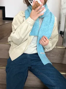 Gemütlicher einfarbiger Strickschal für den Winter, warmer Wollkragen für Damen Mode.