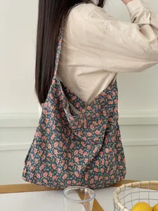 Japanische Kord-Umhängetasche mit Blumenmuster, große Freizeittasche für Alltag und Einkauf.