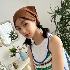 Bandana fazzoletto in lino marrone tinta unita per donna vista dettagliata casual