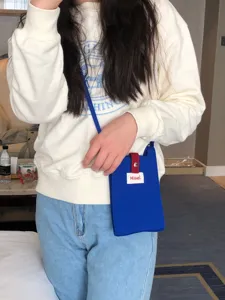 Bolso cruzado mini de punto color sólido minimalista estilo coreano para mujeres y estudiantes.