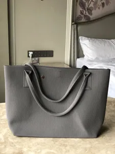 Grand sac cabas en tricot gris sac à épaule minimaliste pour la vie quotidienne