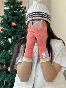 Gants tricotés longs d'hiver et bonnet en laine douillet, gants tactiles chauds couleur bonbon femme.