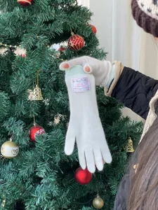Gants longs tricotés tactiles chauds d'hiver vue détaillée, tissu en poils de lapin doux.