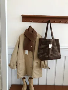 Large capacity plaid shoulder bag for women, cozy winter tote handbag, casual daily use.
