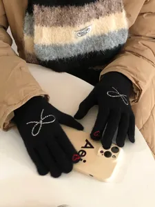 Winter cute crystal bow knit gloves for women, warm five finger black woolen gloves.