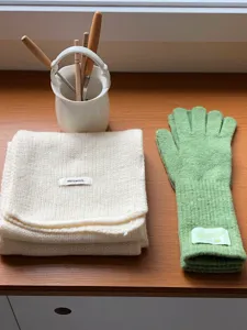 Ensemble de gants en laine chaude et écharpe tricotée d'hiver coréen 2024 pour hommes et femmes.