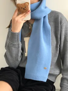 Bufanda de invierno de punto azul chic para mujer, accesorio de moda de lana de color sólido.
