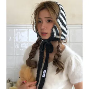 Damen Koreanisch Gestreifte Gestrickte Ohrenschützer Winter Warme Ohrenschützer Mit Langen Bändern Acryl Plüsch Gehörschutz Outdoor
