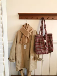 Autumn winter plaid tote bag for women casual large capacity shoulder bag stylish daily wear.