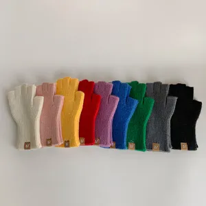 Einfarbige fingerlose Strickhandschuhe für Damen, herbst- und winterwarme Handschuhe.