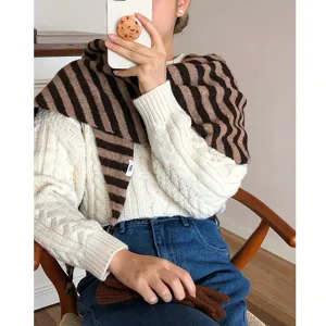 Mujer bufanda triangular de punto chal a rayas estilo otoñal invierno capa cálida moda