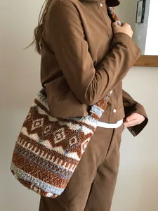 Ζεστή τσάντα χιαστί από βελούδο Fair Isle χειμερινή χνουδωτή τσάντα ώμου μεγάλη τσάντα