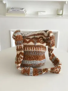Μεγάλη χνουδωτή τσάντα χιαστί Fair Isle χειμωνιάτικη απαλή γυναικεία τσάντα μόδας
