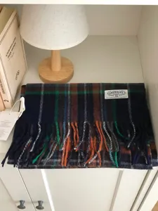 Écharpe en laine à carreaux classique avec franges, accessoire d'hiver chaud pour femmes et hommes.