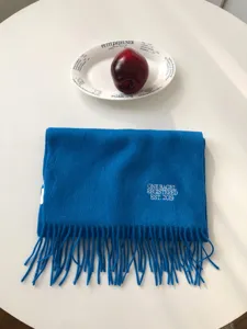 Blauer Winter-Wollschal mit Fransen und bestickten Buchstaben für Damen und Herren Unisex