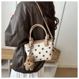 Femme sac seau à pois en toile bandoulière sac à main avec charmant pendentif chien.