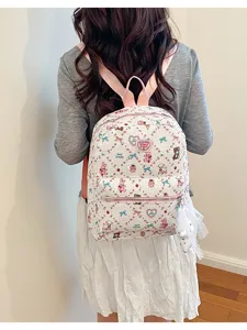 Zaino con stampa di cartoni animati carini in stile giapponese per donne viaggio.