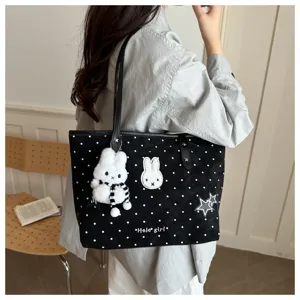 Sac cabas en toile à pois noir décontracté avec pendentif lapin mignon pour le travail.