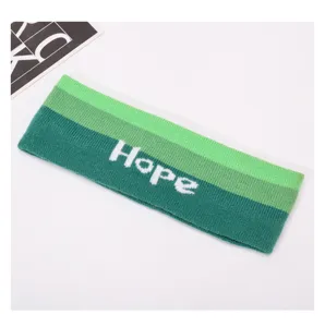 Grünes gestreiftes Strick-Sportstirnband mit Hope-Buchstabenbestickung, elastisches Haarband.