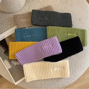 Gemütliches Strickstirnband mit Stickerei, farbige warme Haarbänder für Damen.