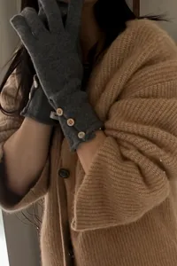 Guantes de punto cálidos de mujer con botones de madera accesorios de invierno grises