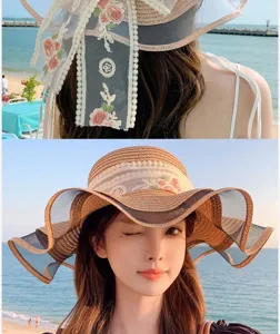 Vue détaillée du chapeau de paille pour femme avec ruban en filet fleuri, idéal pour la plage.